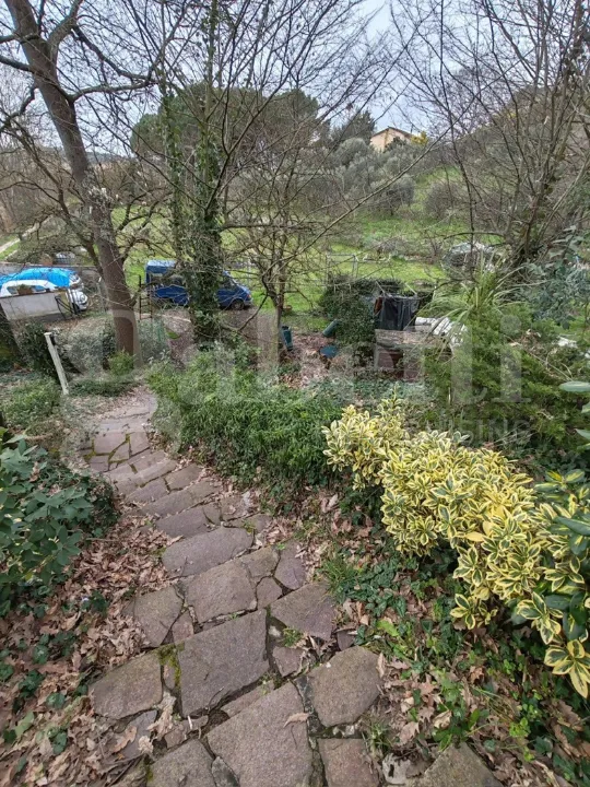 Aed - Rustic House with Garden in Collesalvetti