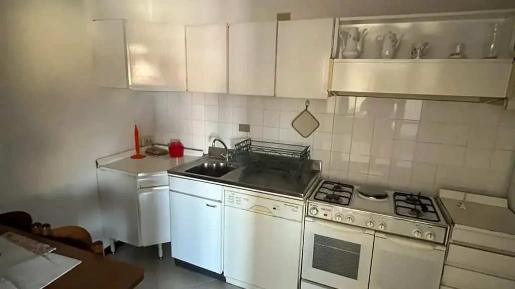 Cucina - Spacious Apartment in Piazza, Suzzara