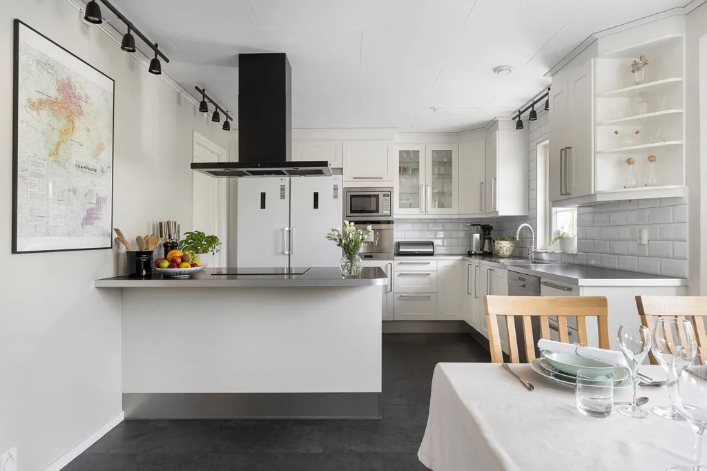 Cucina - Villa with Pool and Spa in Alberga