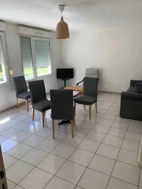 Séjour - Studio Meublé avec Ascenseur à Lyon 9ème