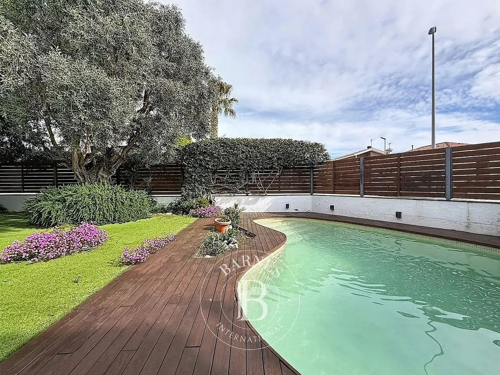 Piscine - Luxury House with Pool in Santa Susanna