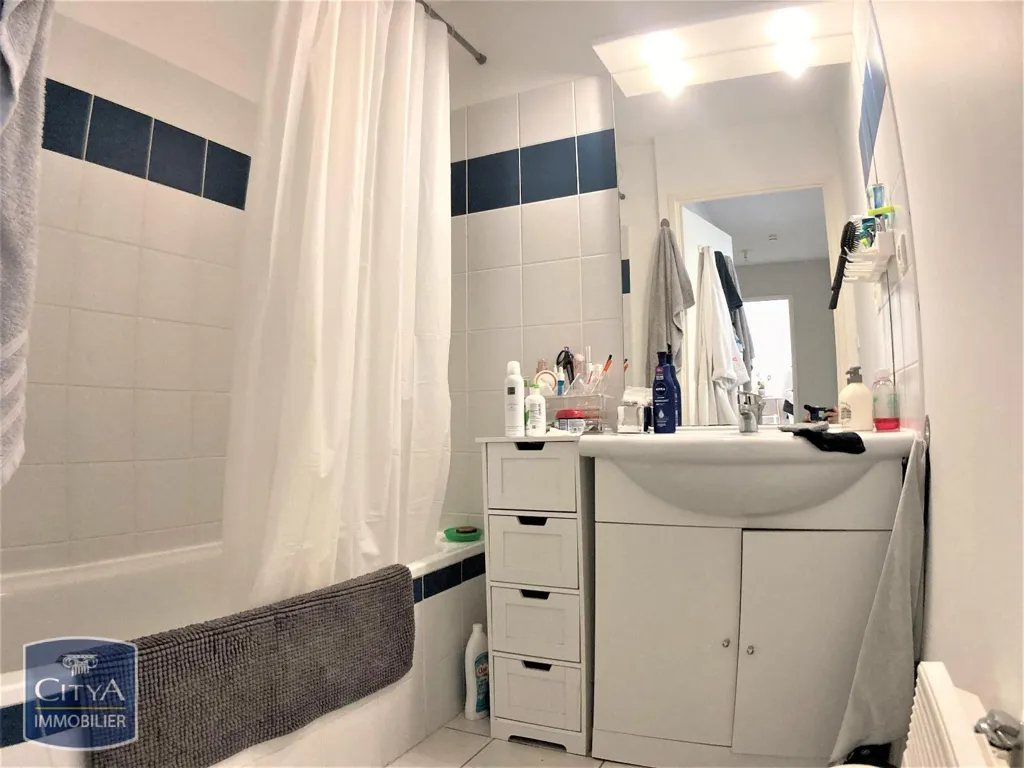 Vannitoad - Three-Bedroom Apartment with Balcony in Cahors