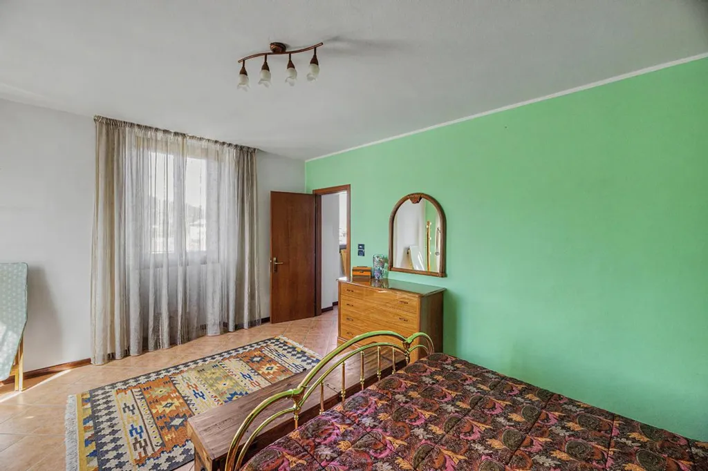 Magamistoad - Multi-Level Apartment with Mansard in Luino