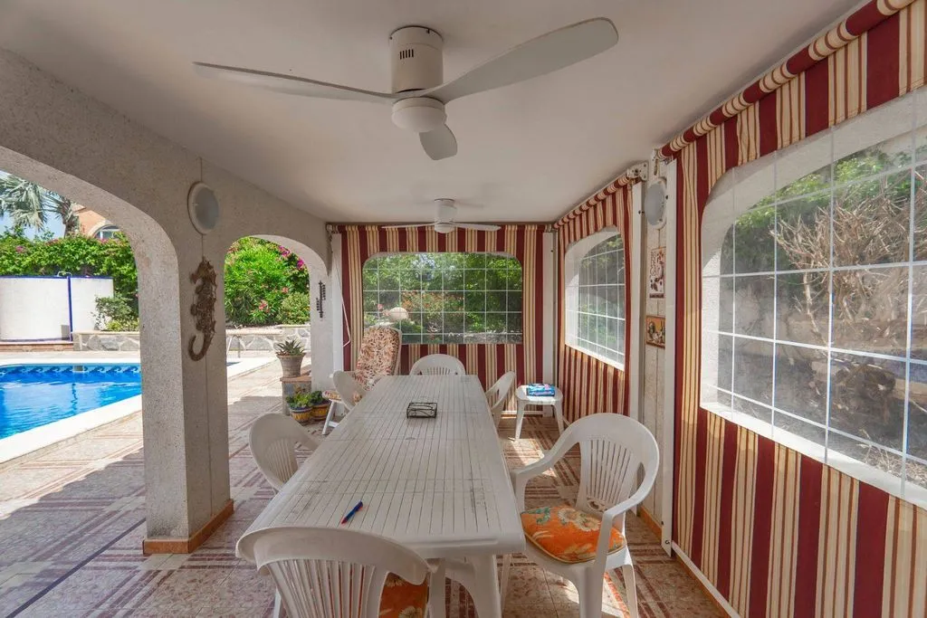 Terrass - 4-Bedroom Villa with Pool in Ciudad Quesada