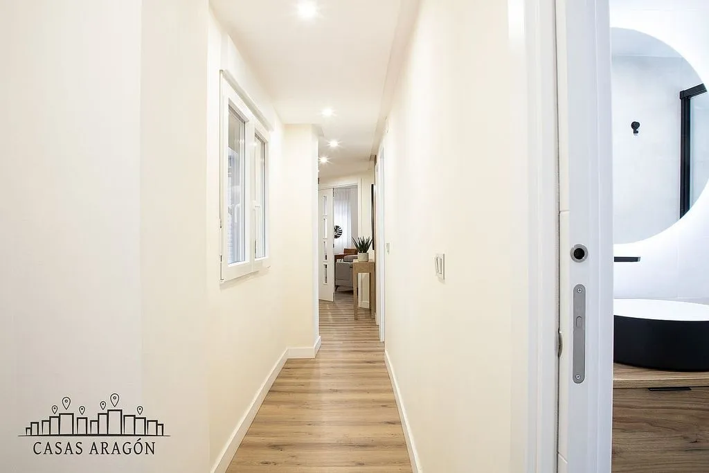Entrée - Modernised Flat with South View in Lausana
