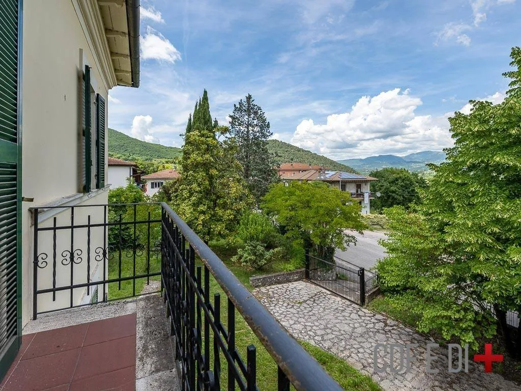 Balcon - Historic Villa with Enclosed Garden in Greccio