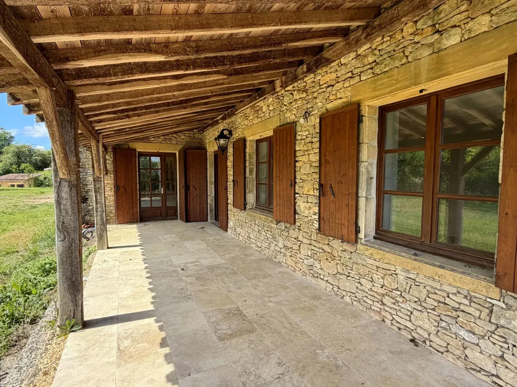 Terrasse - Maison Rénovée avec Permis Piscine à Monpazier