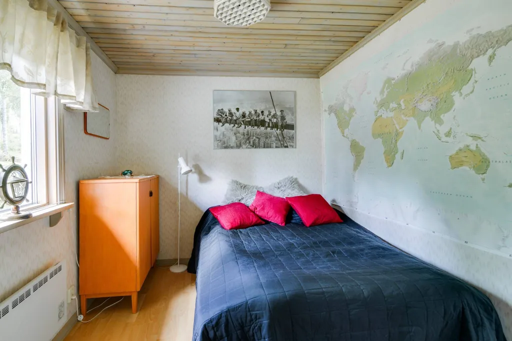 Magamistoad - Charming Cottage with Lake View in Örebro