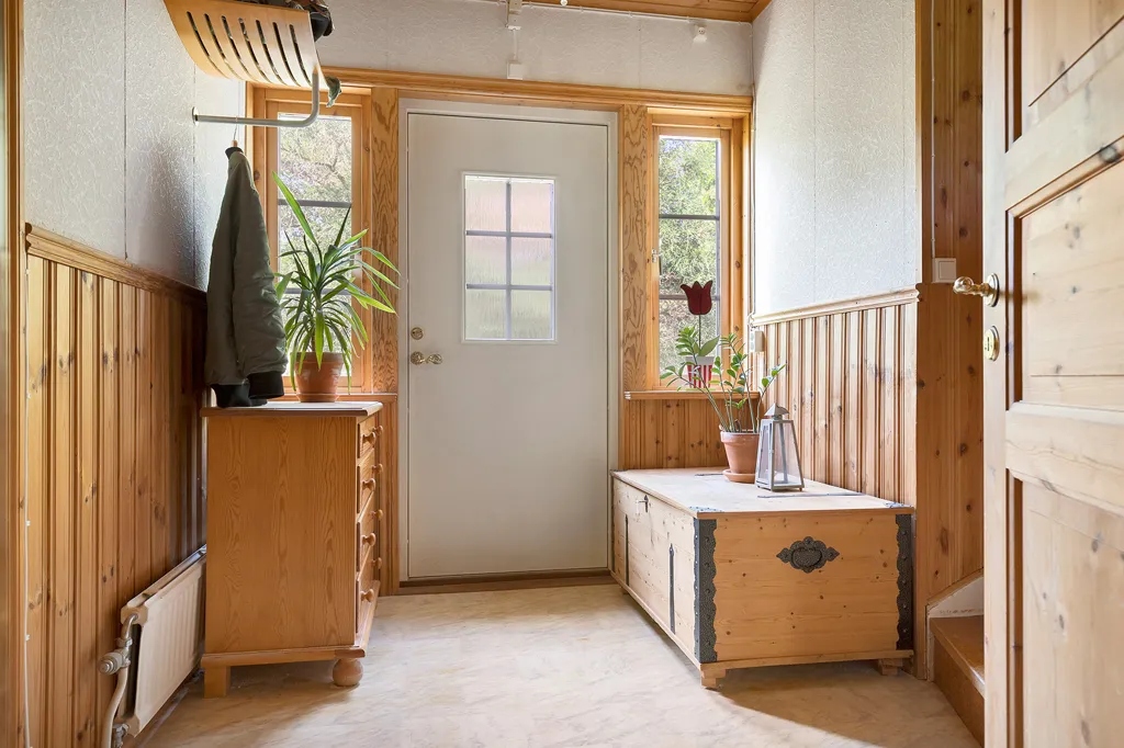 Esik - Charming Villa with Nature View near Sibbhult