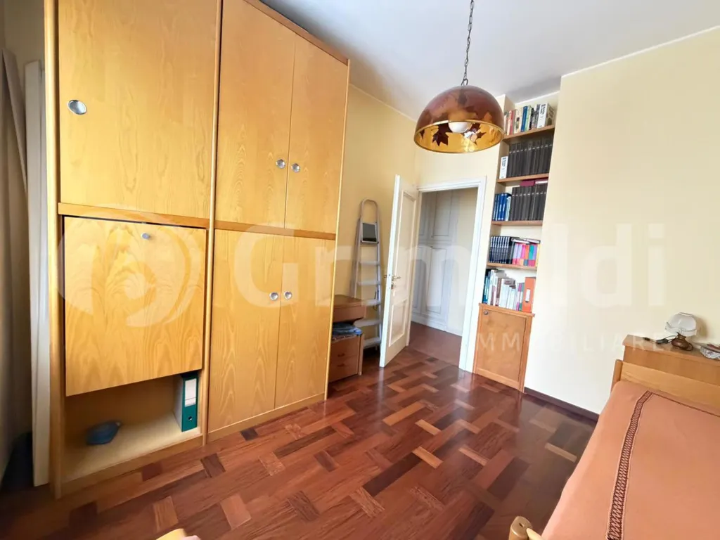 Chambres - Apartment with Balcony in Piacenza