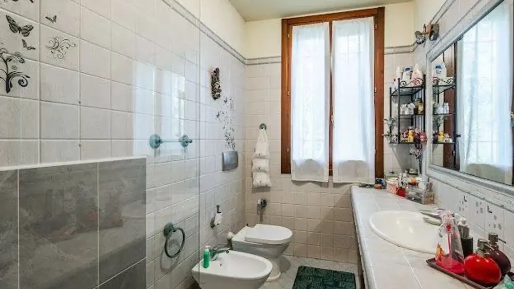 Salles de bain - Rustic Villa with Garden in Castelfranco Emilia