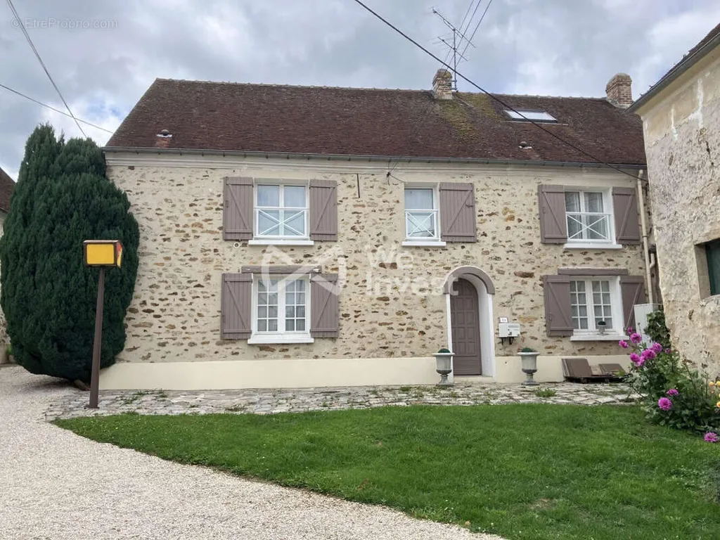 Välivaade - Family House with Garden in Boissy-le-Châtel