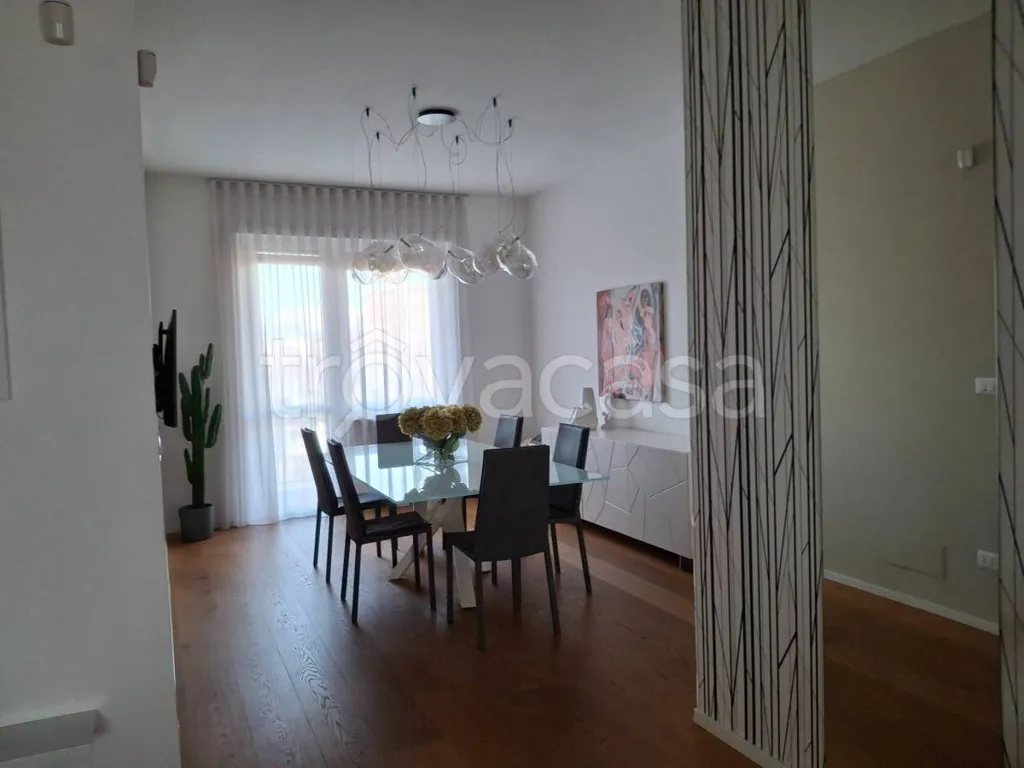 Salle à manger - Rustic-Style Apartment with Mountain View in Orbassano