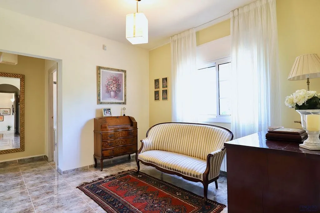 Entrée - Villa with Pool and Buildable Plot in Caldes de Malavella