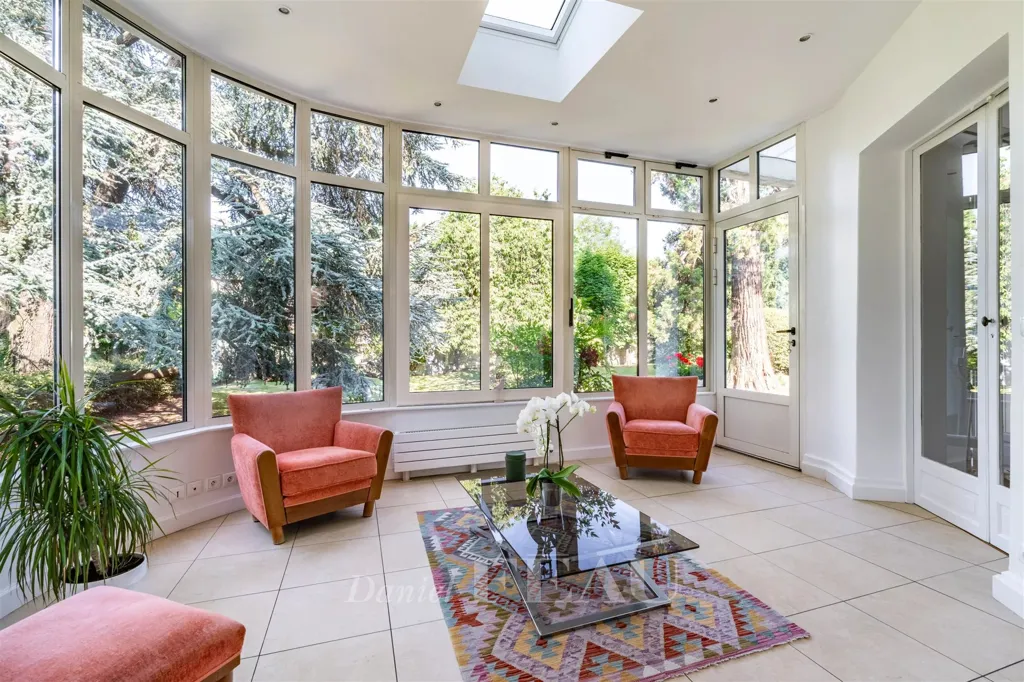 Living Room - 4-Bed Apartment with Garden in Saint-Germain-en-Laye