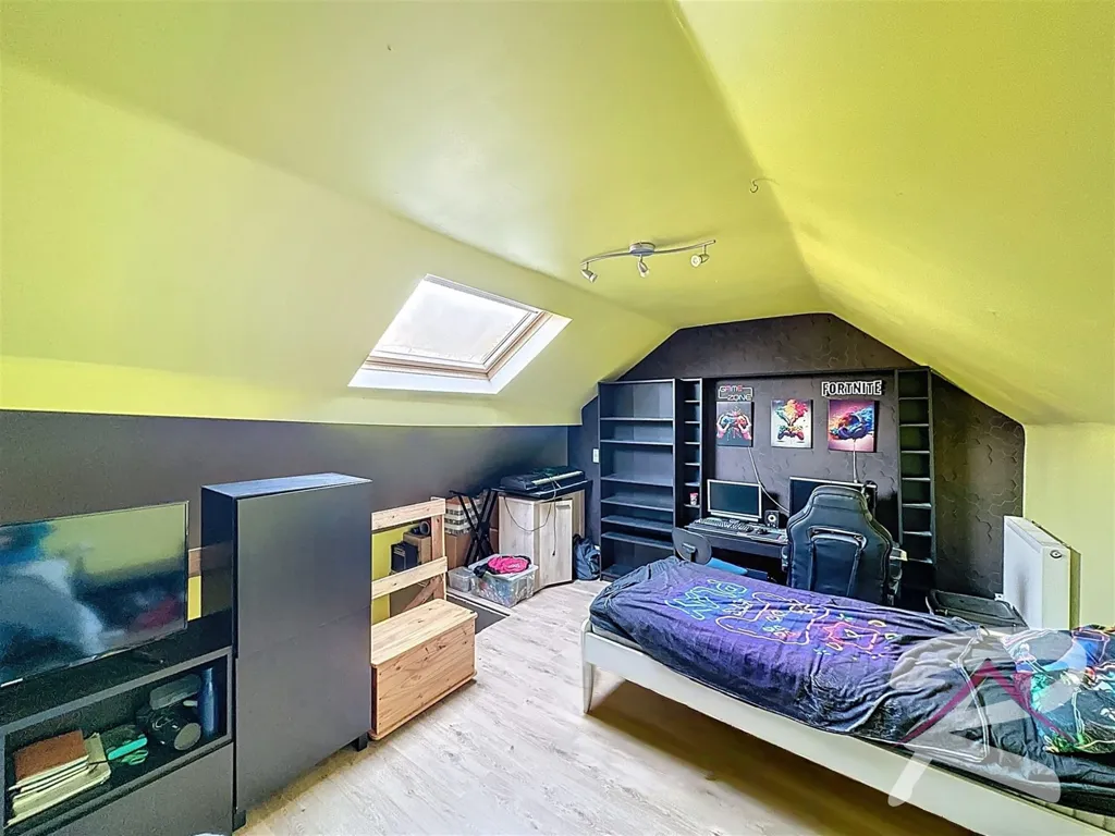 Magamistoad - 4-Floor House with Pergola in Roufosse