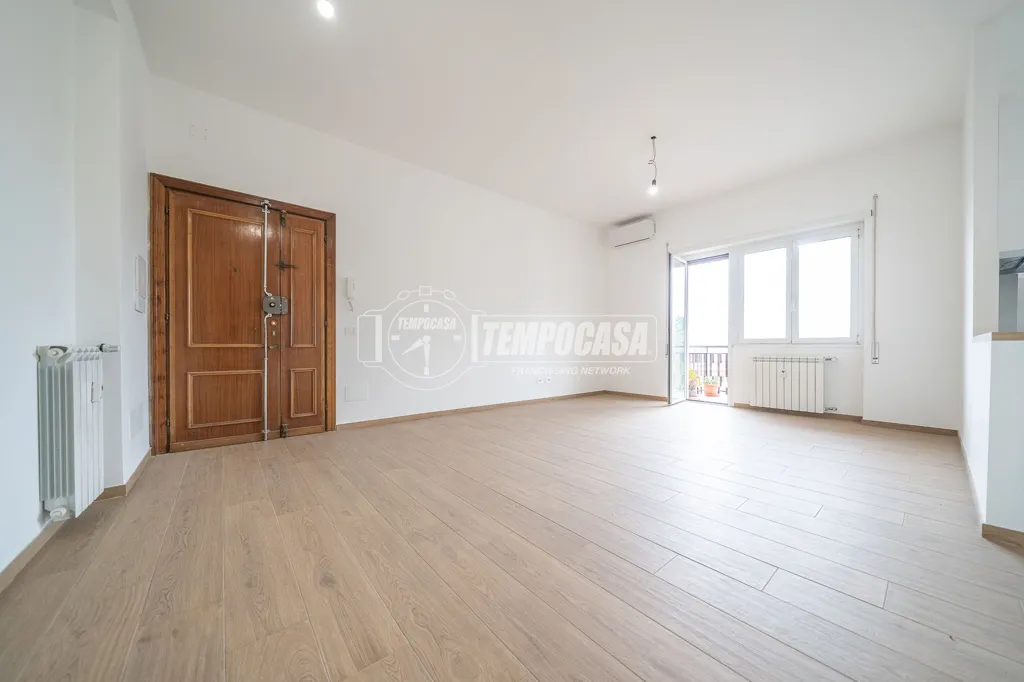 Elutuba - Ristrutturato Flat with Balcony in Centocelle