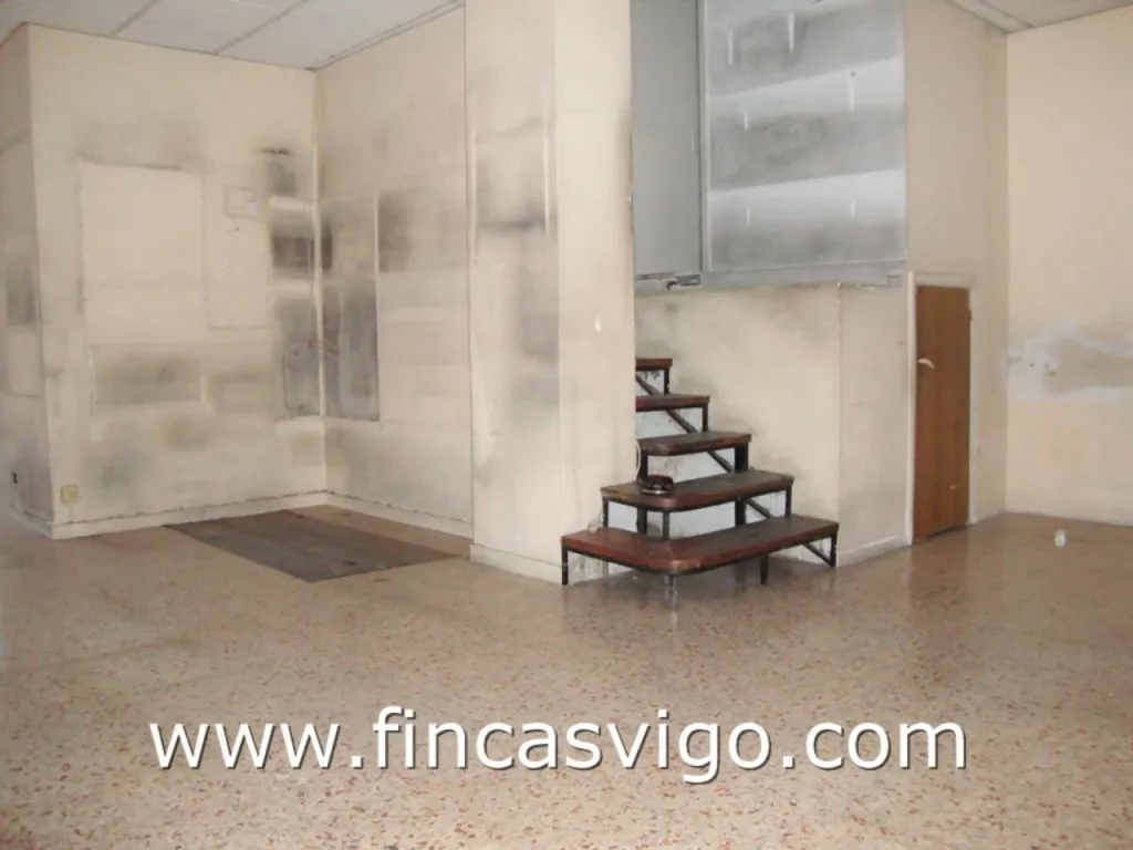Rooms - Commercial Space with Strategic Location in Vigo