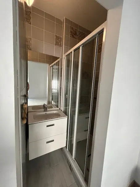 Salles de bain - Appartement Meublé 1 Pièce au Cœur des Ruchoux à Limoges