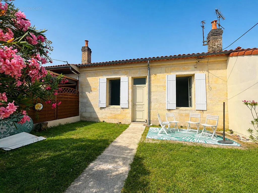 Aed - Beglaise Cottage with Garden in Centujean