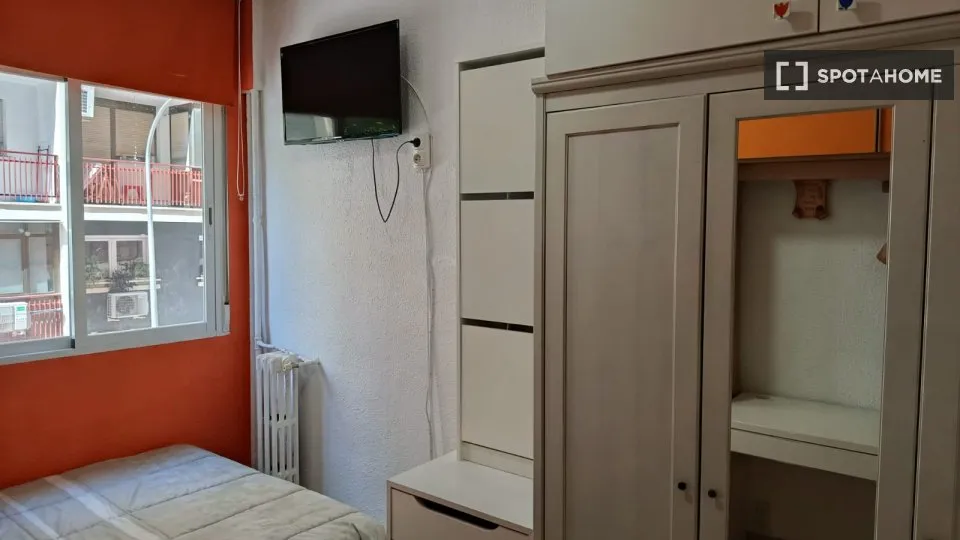 Camere da letto - Shared Room with Terrace in Prosperidad, Madrid