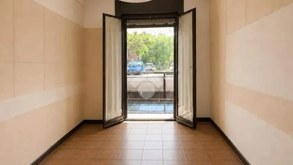 Entrée - Apartment with Three Entrances in Basiglio