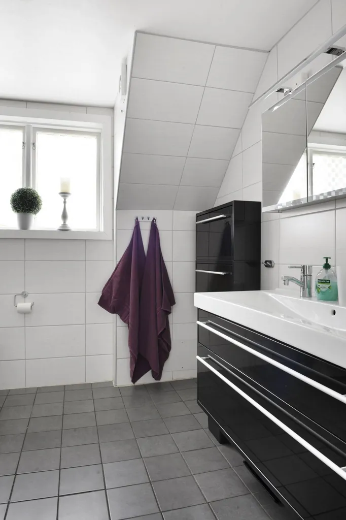 5-toaline maja asukohas Falköpings kommun