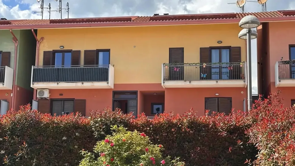 Välivaade - Twin-Storey Apartment with Balcony in Avezzano