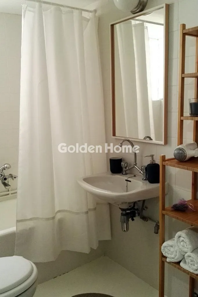 Vannitoad - Corner Apartment with Sea View in Loutraki