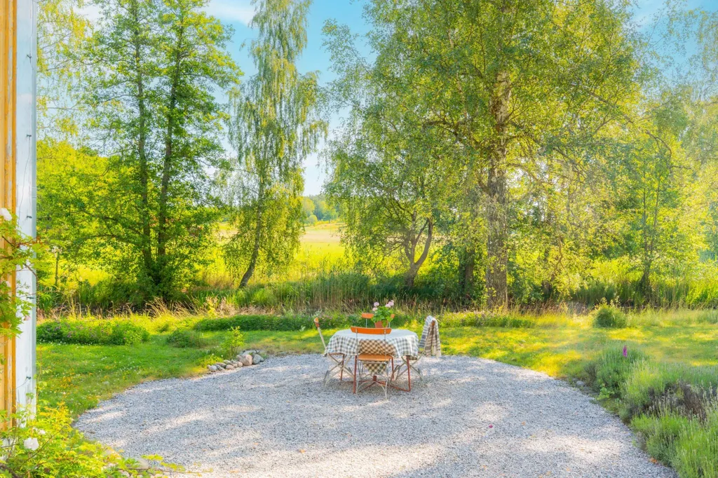 Terrasse - Historic House with River View in Södermanland