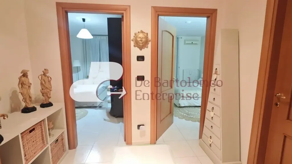 Entrée - Spacious 3-Room Apartment with Balcony in Bari