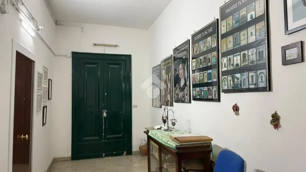 Entrée - Multistorey Apartment with Central Location in Naples