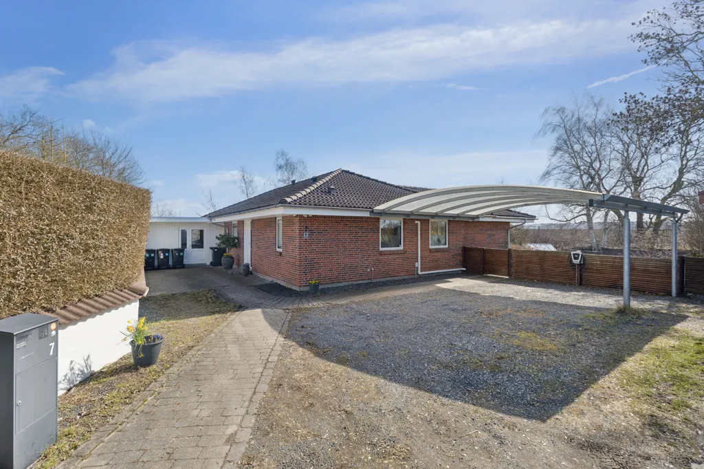 Välivaade - Villa with Extensive Views in Hedehusene