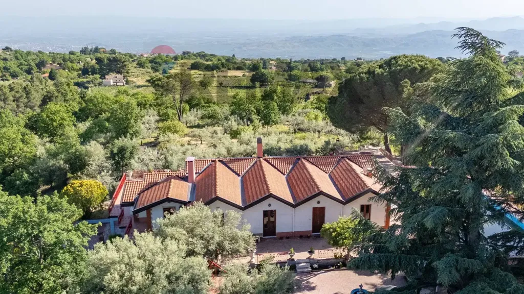 Vue aérienne - Villa with Panoramic Pool in Biancavilla