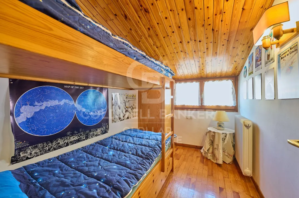 Magamistoad - Penthouse with Ascender in Puigcerdà