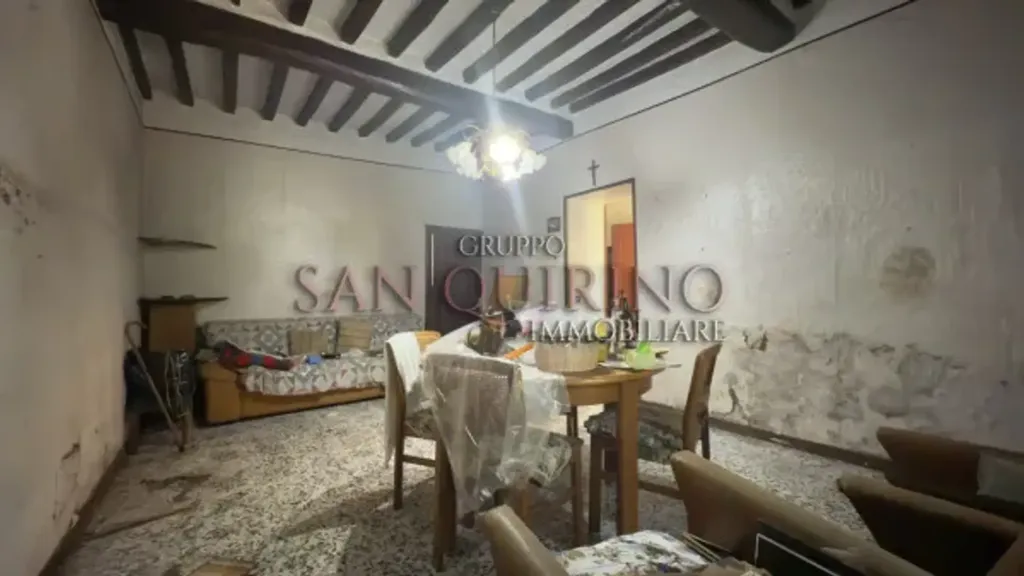 Sala da pranzo - Villa da ristrutturare con giardino a Pomponesco