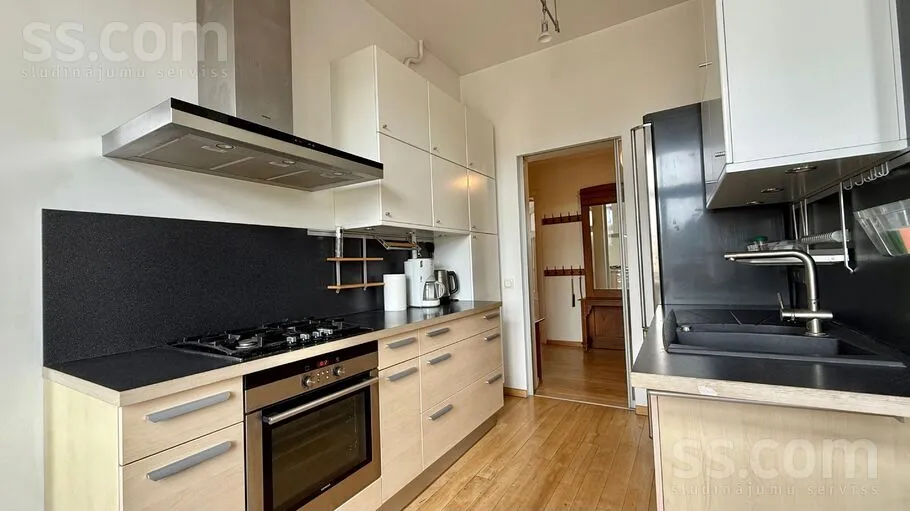 Appartement 4 pièces à Rīga