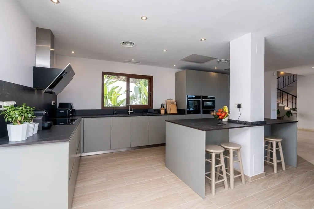 Cuisine - Luxury Villa with Sea Views in Benahavis