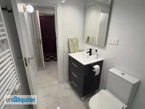 Salles de bain - Modern Flat with Balcony in Chueca-Justicia, Madrid