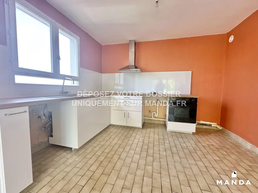 Köök - T2 Flat with Balcony in Lognes