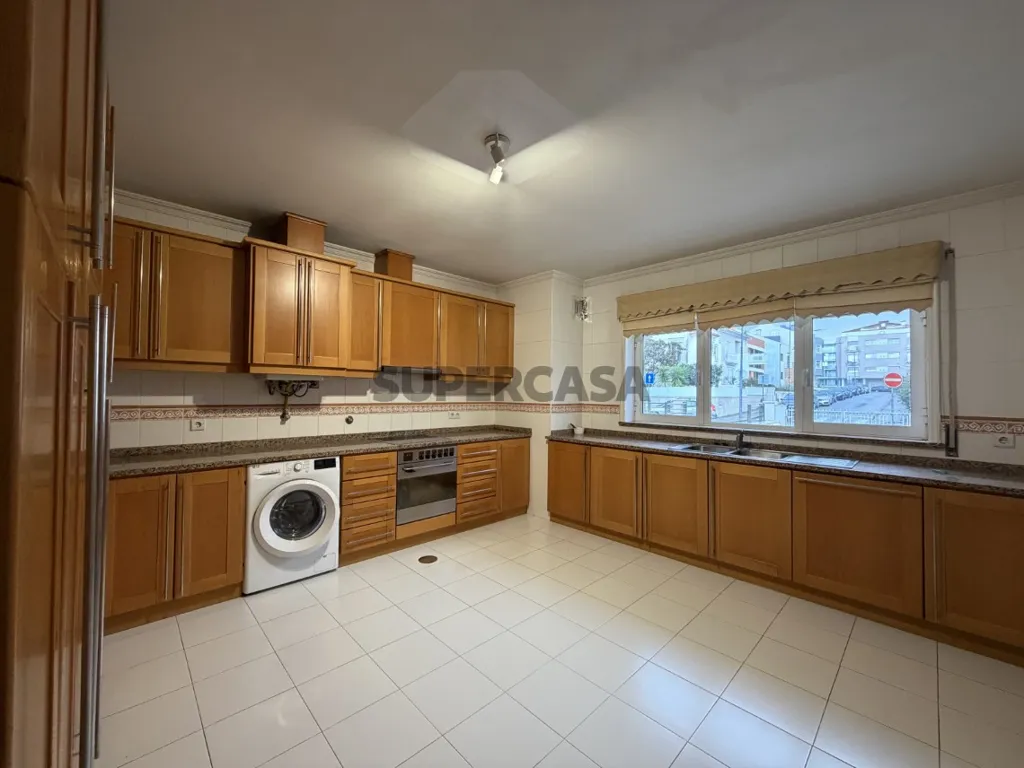 Köök - Luxury House with Private Garden in Forca, Aveiro