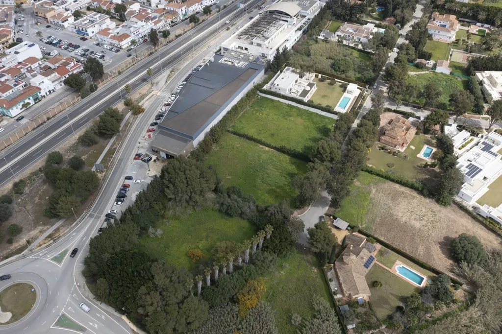 Õhuvaade - Exclusive Plot with Golf Club Proximity in Sotogrande