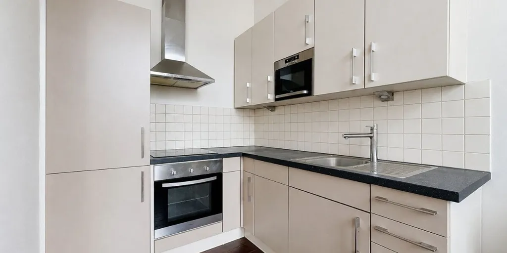 Köök - Bright Neoclassical Apartment with Balcony in Brussels
