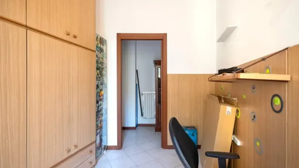 Office - Spacious Triplex in Historic Building, Milan
