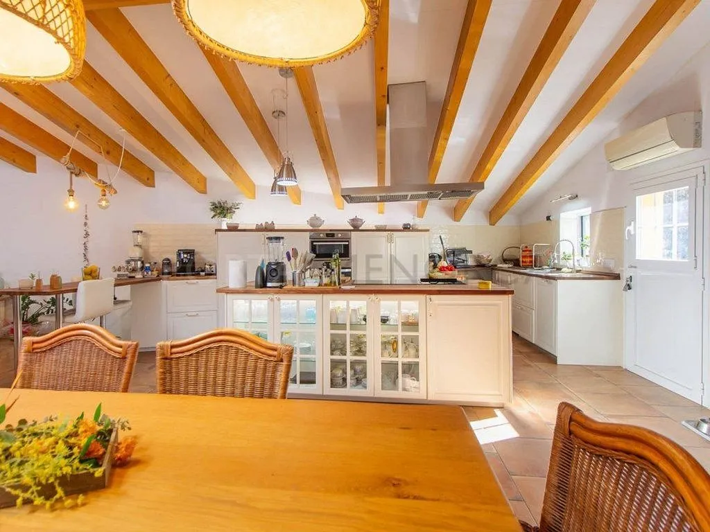 Söögituba - Refurbished House with Pool near Sant Lluís