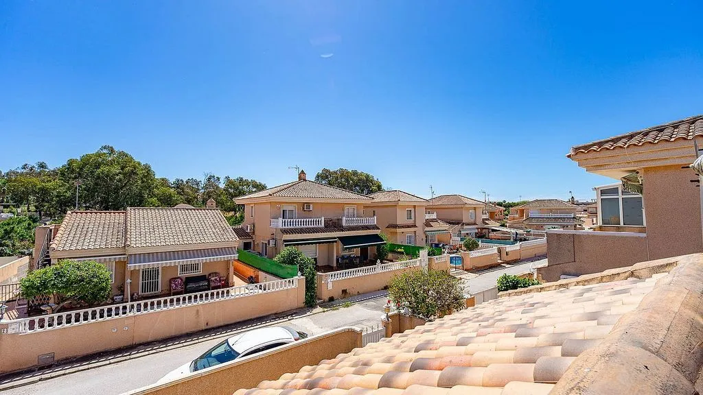 Extérieur - Chalet with Pool and Terrace in Punta Prima
