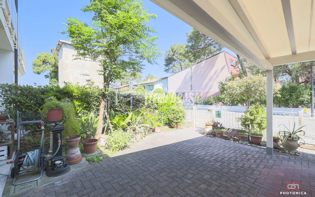 Terrace - Ground Floor Apartment with Private Garden in Marina Romea