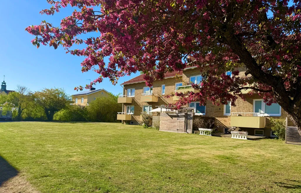 Aed - Well-Maintained Apartment with Balcony in Vångavägen