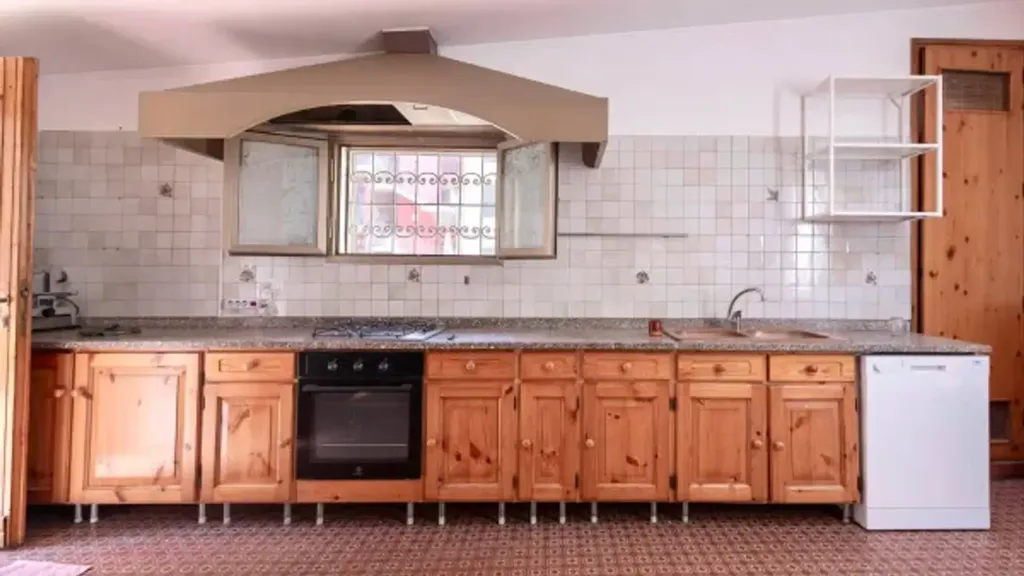 Kitchen - Spacious Triplex in Historic Building, Milan