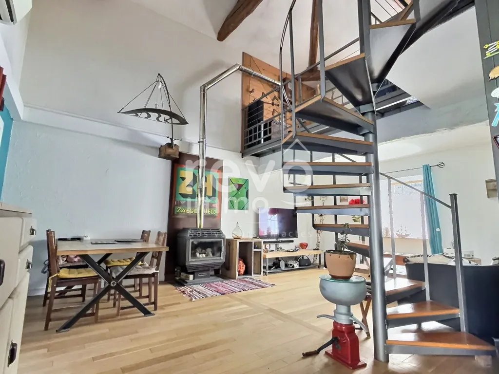 Elutuba - Architect-designed House with Veranda in Bouligneux